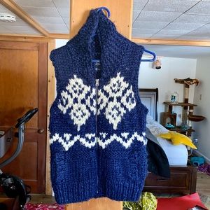 AE Sweater Vest